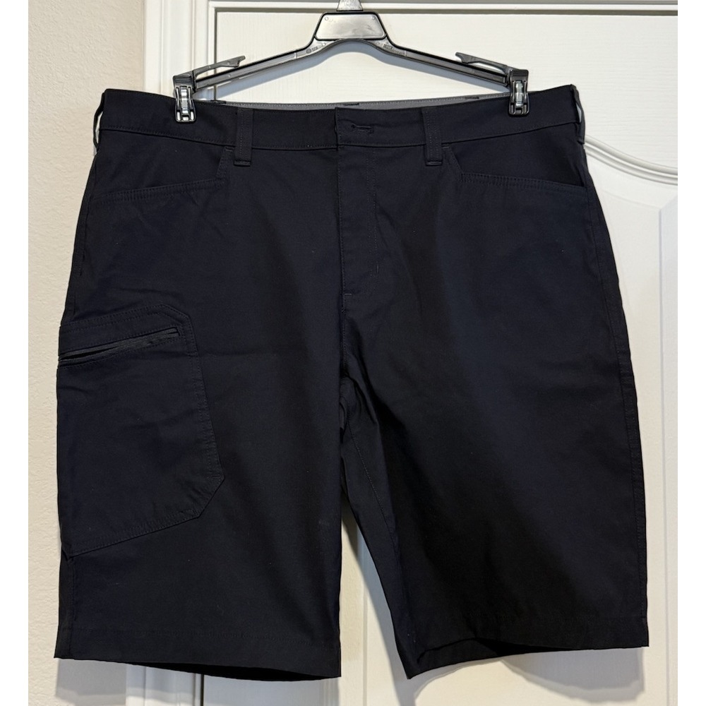 Eddie Bauer Cargo Shorts Mens 36 Black Mid Rise Flat Front Zip
